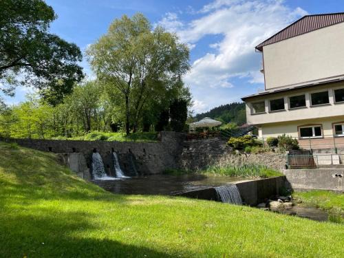 Miedzybrodzie Bialskie House | Ośrodek Nad Wodospadem
