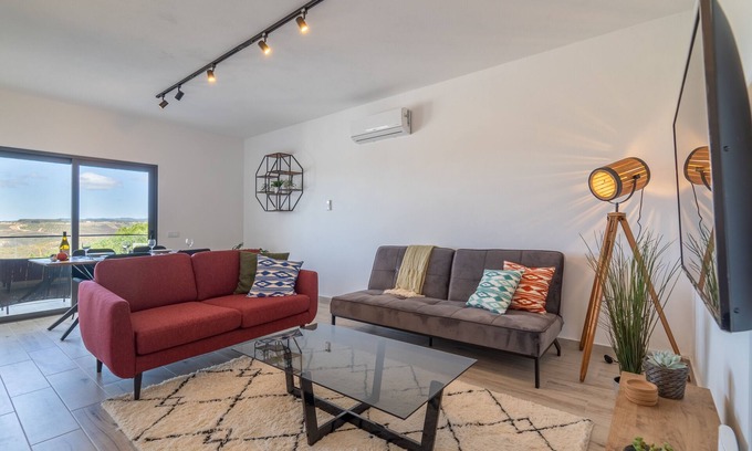 Espartal Apartment | O MAÇARICO - Walking distance to Monte Clerigo and Amoreira beaches