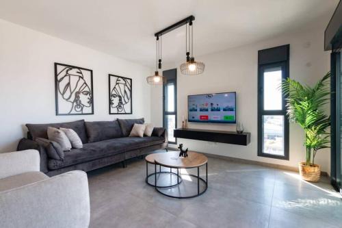 Or Yehuda Apartment | O&O Group - Luxury APT/3 BR/New Tower/Parking