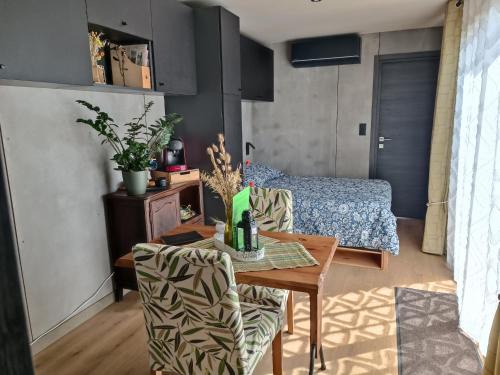 Cholet Apartment | O Petit Jardin studio Cholet