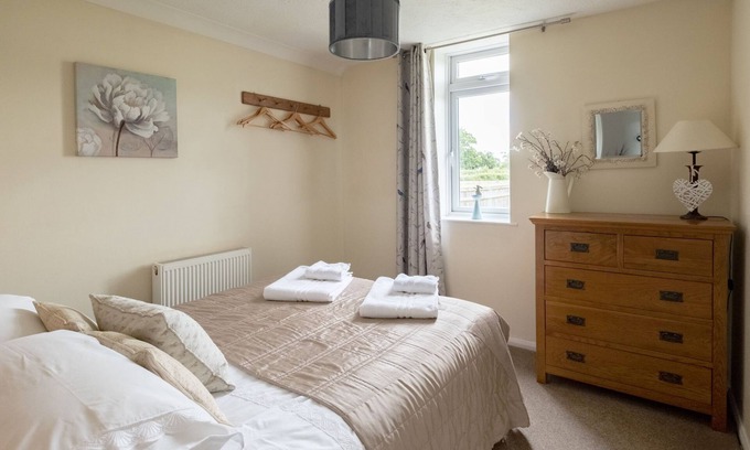 Henfield House | Oak Cottage by Interhome