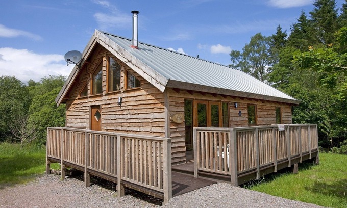 Taynuilt Cabin | OAK is a charming, well equipped log cabin with hot tub and wood burning stove