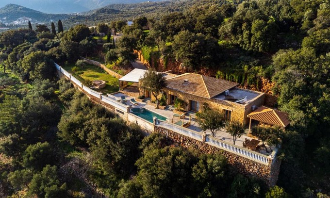Peponidhes Villa | Oak Tree Estate
