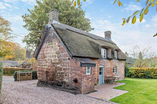 Stone House | Oak Tree Thatched Cottage