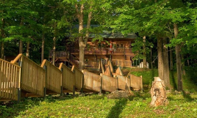 Nipissing Cottage | Oakstone Haven - Three Bedroom Cottage, Sleeps 6