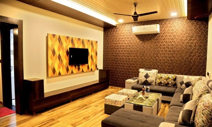 Udaipur District Villa | Oakwood Villa By Ebony Stays – Premium Holiday Villa in Udaipur with Pool