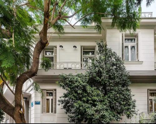 Koukaki Apartment | Oasis Architect's Dream Neoclassical House next to Acropolis