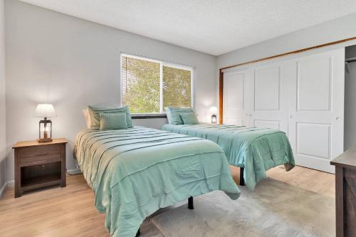 Victorville Apartment | Oasis Condo on the Fairway