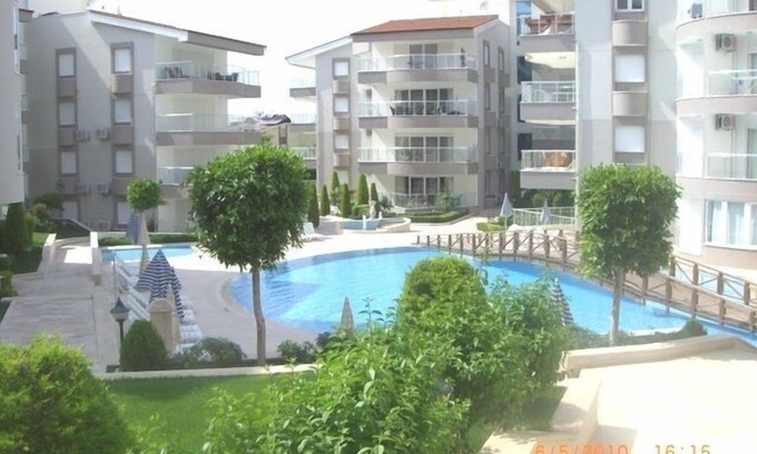 Sorgun Mahallesi Apartment | Oasis E14, 2 bed fourth floor in popular gated community