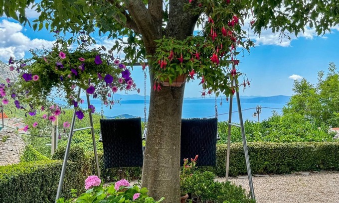 Makarska Apartment | Oasis for rest and relaxation, fantastic view Bella Vista A2+2