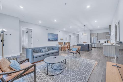 Chestnut Hill Apartment | Oasis on 2nd #201