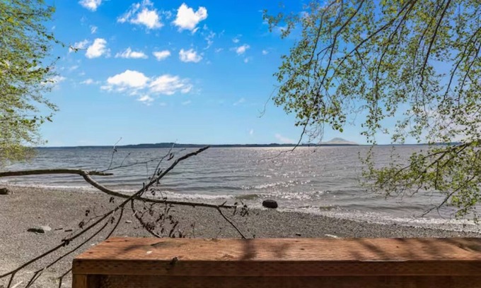 Lakebay Cottage | Oberon Cottage - Privacy, beach access, Mt Rainer view and beautiful forest