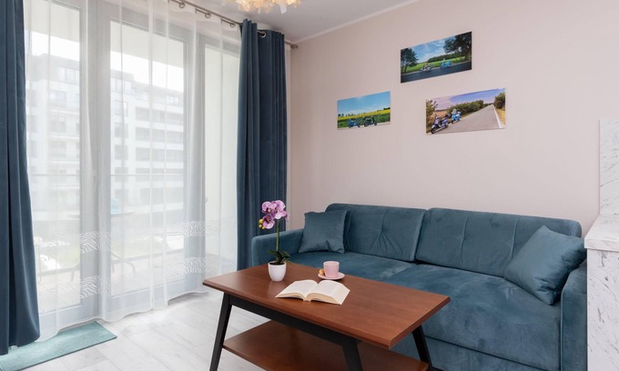 Srodmiescie Apartment | Obrońców Wybrzeża 8 | Lovely Apartment | Balcony