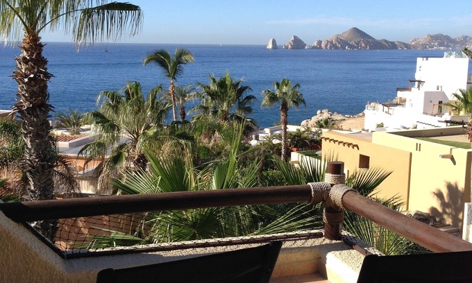 Cabo Bello Condo | Ocean & Arch View Penthouse With A 2 Min Walk To The Beach