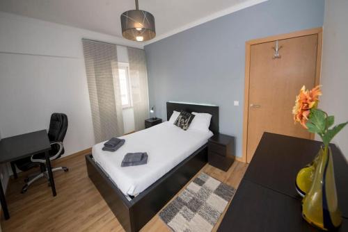 Costa de Caparica Apartment | Ocean Avenue Apt, beach, surf, golf, sunsets,walks