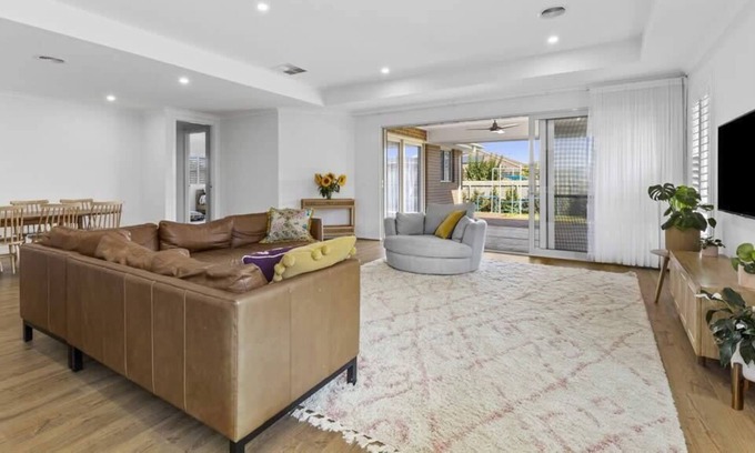 Ocean Grove House | Ocean Dreams Summary: