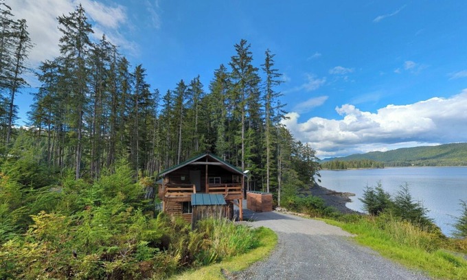 Whale Pass Apartment | Ocean front 1-bedroom apartment in enchanting Whale Pass with strong WiFi