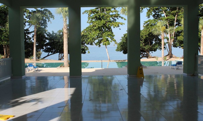 Orange Bay House | Ocean front 2 br Condo at Little Bay Country Club, Negril