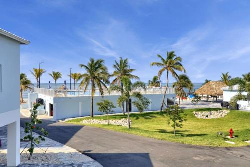 Marathon Apartment | Ocean Front Breeze in Paradise