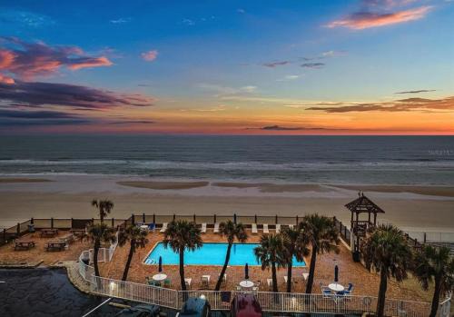 Bostwick Park Apartment | OCEAN FRONT Condo Daytona Beach!