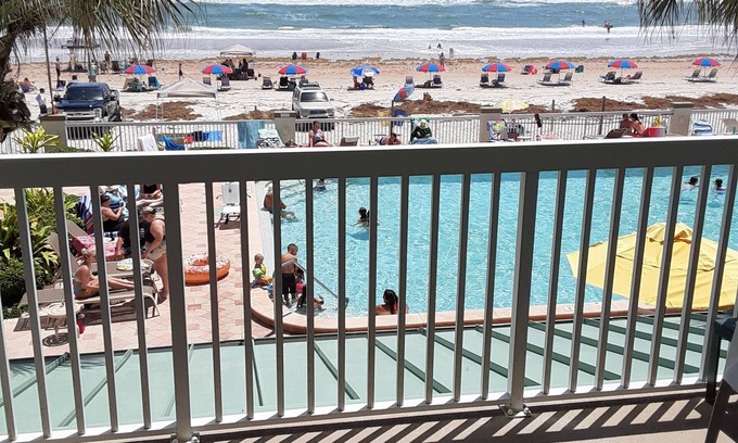 Ortona Park Condo | Ocean Front Condo.Magnificent Beach View.1B 1B 680 Sqft. Sleep 4 Pools not Open
