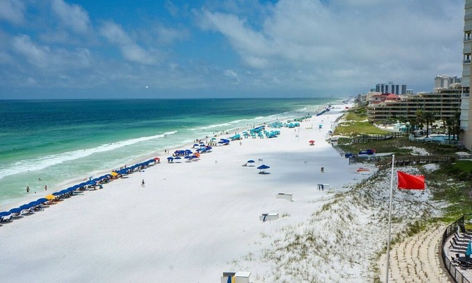 Miramar Beach Villa | Ocean Front Escape 4 Bedroom Home by RedAwning