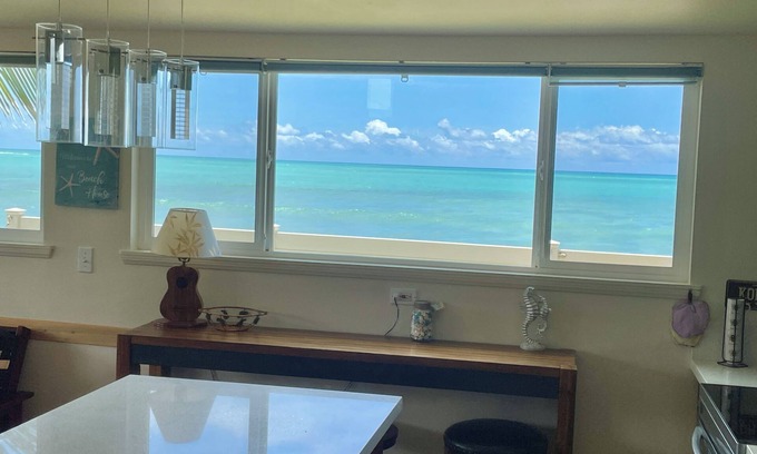 Ewa House | Ocean front house🏖️🏄right on the Beach!WiFi. Free Parking