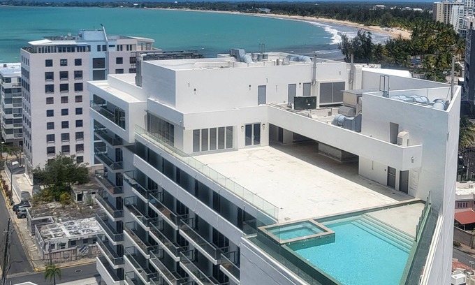 Isla Verde Resort | Ocean Front Isla verde Ave 2 bdrm 1.5 Bath Resort style livin Centrally Located.