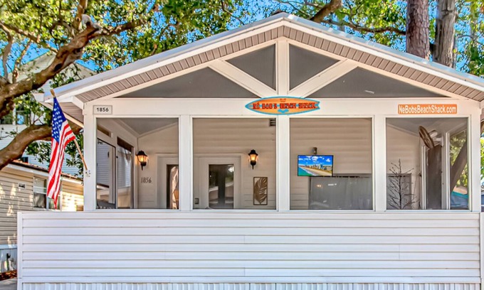 Surfside Beach House | Ocean Lakes, Beach, Seasonal Waterpark, Indoor/Outdoor Pool, Arcade, Cafés, Golf