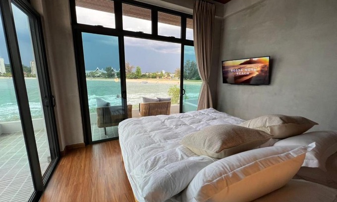 Si Rusa Villa | Ocean Nadi 4 Bedrooms Beachfront Villa PD