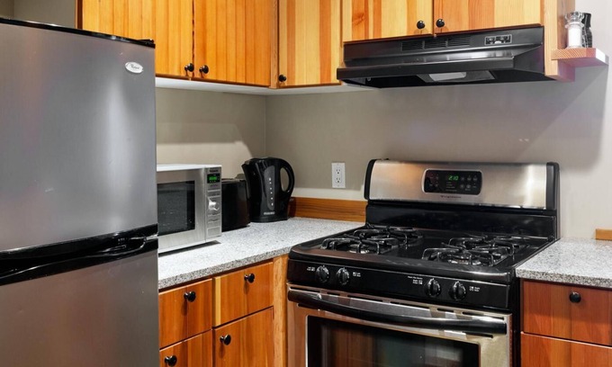 Ucluelet Apartment | Ocean's Edge