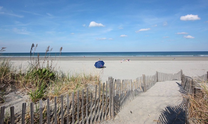 Kenberma House | 'Ocean's One-Eleven' Nantasket Beach Summer Paradise