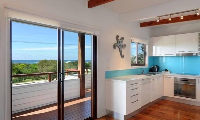 Werri Beach House | Ocean Spray Beach House with views
