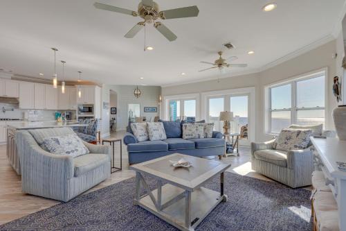 Ocean Springs House | Ocean Springs Magnolia Beach House on Pvt Beach!