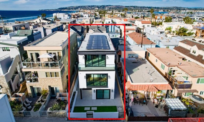 South Mission Beach House | OCEAN VIEW - 6 br/Sleeps 18