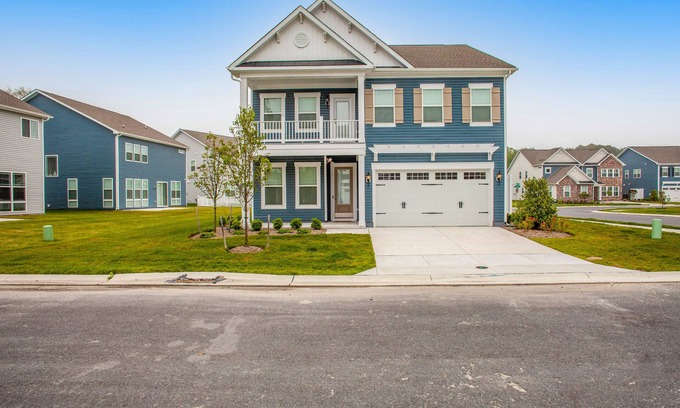 Frankford House | Ocean View Beach Club stylish home with outdoor pool, fast WiFi, & wet bar