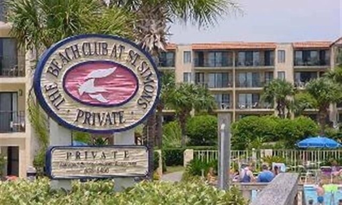 Saint Simons Island Condo | OCEAN VIEW CONDO AT THE BEACH CLUB UNIT 425 ON THE TOP FLOOR - GREAT OCEAN VIEW
