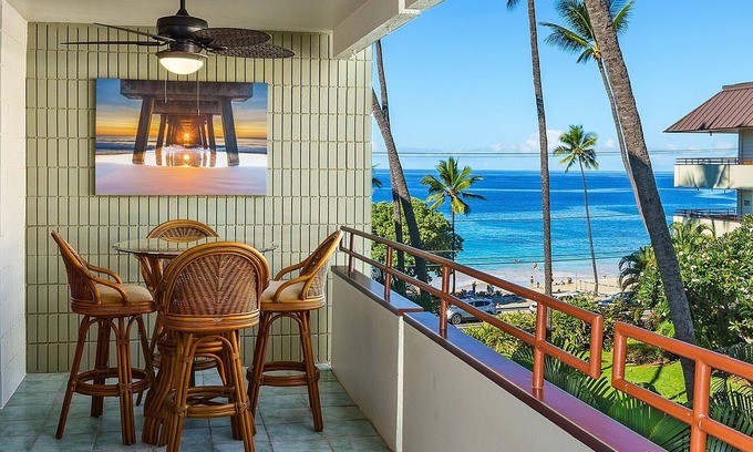 Kahaluu Bay Condo | Ocean-View Condo at White Sands Village #216, Steps From Magic Sands Beach!