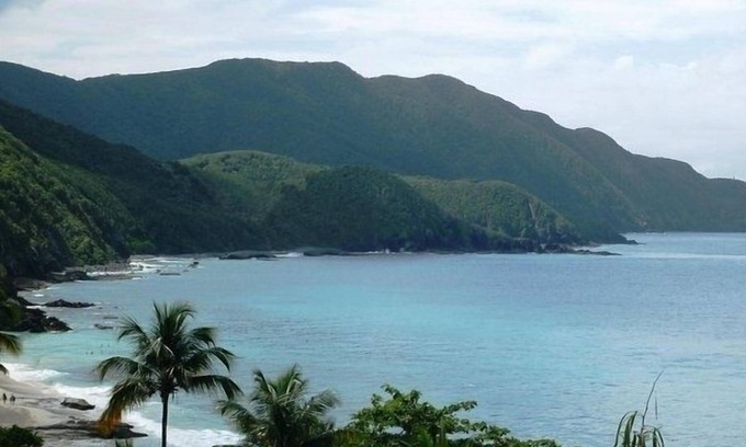 Estate Work and Rest Apartment | Ocean View House on Hill in Sunny Caribbean