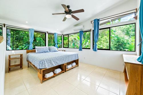 Pavones Cabin | Ocean View Modern Dream House 1