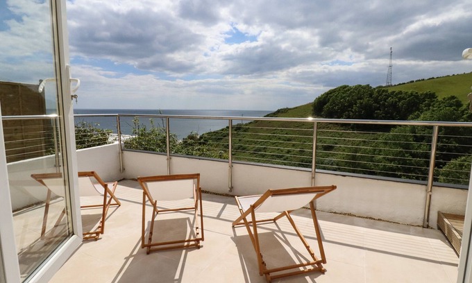 Downderry Cottage | OCEAN VIEW, pet friendly, luxury holiday cottage in Downderry