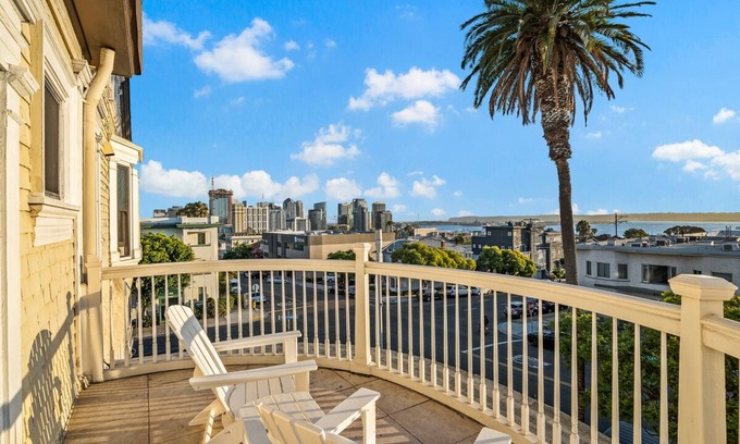 Bankers Hill Apartment | Ocean View Studio! Close to all