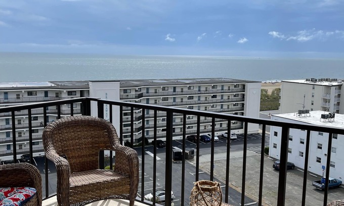 North Ocean City Condo | Ocean View Top Floor, Pool Elevator, steps to the beach Full kitchen, sleeps 4.