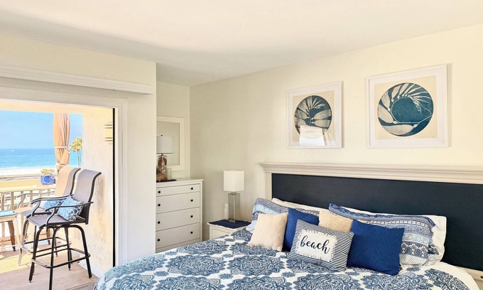 Townsite Condo | Ocean view, updated bright & relaxing beach condo close to it all!