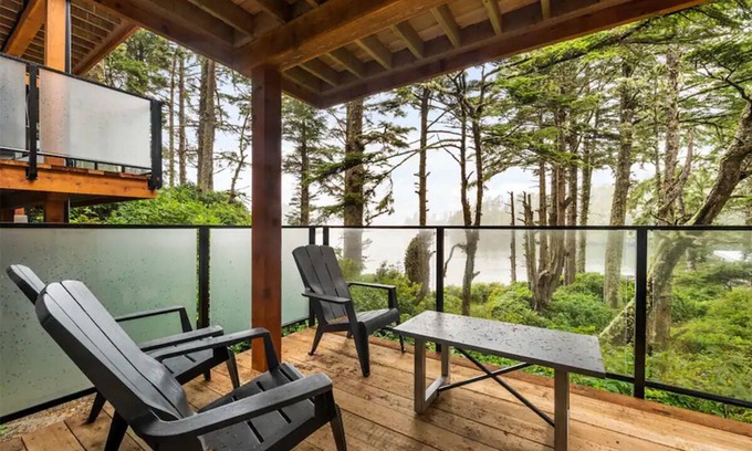 Ucluelet Cabin | Ocean Views from 2 Decks! Beachfront ⎮ Amphitrite