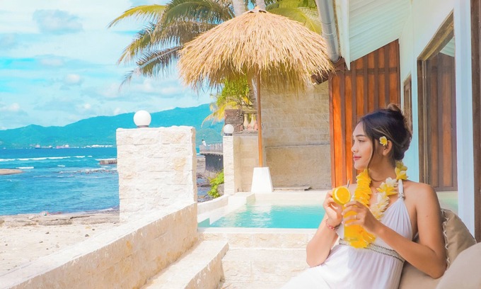 Candi Dasa Villa | Oceanfront 2BR Luxe Infinity Pool Marble Bath Villa Nautilus