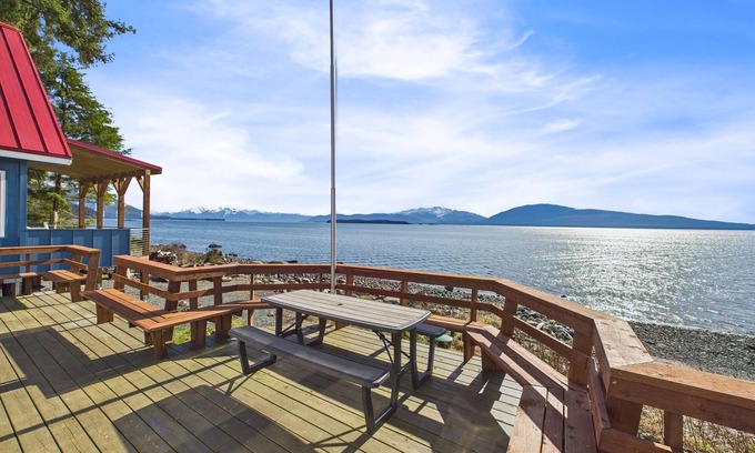 Juneau Villa | Oceanfront | 6BR w/King Beds & Private Beach