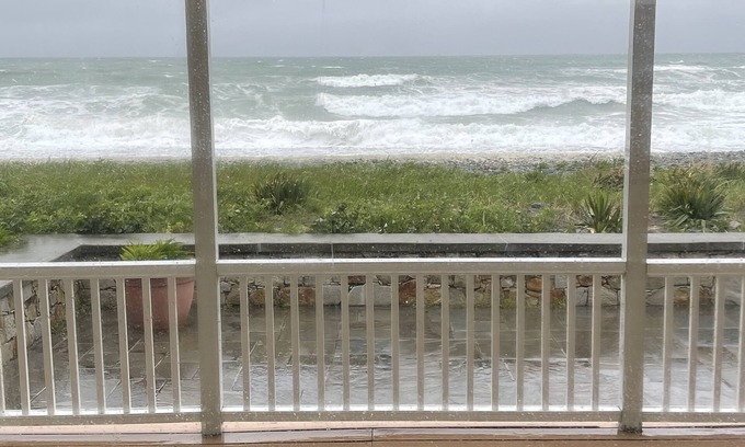 Allerton House | Oceanfront Beach House