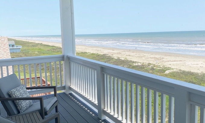 Terramar Beach House | Oceanfront/Beachfront Vacation Beach Home 3BR, 3.5 Bath