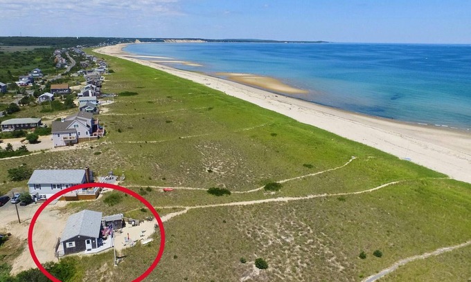 Sagamore Beach Cottage | Oceanfront Cottage on Sagamore Beach